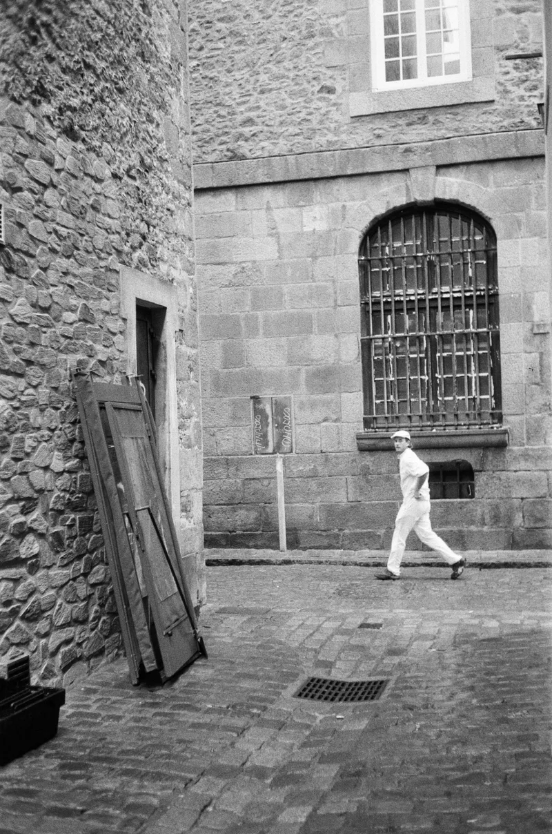 Passage(s) shot on Agfa APX 400 with a Canon Canonet QL19, developed at L'Atelier Argentique, by alvahgoldbook
