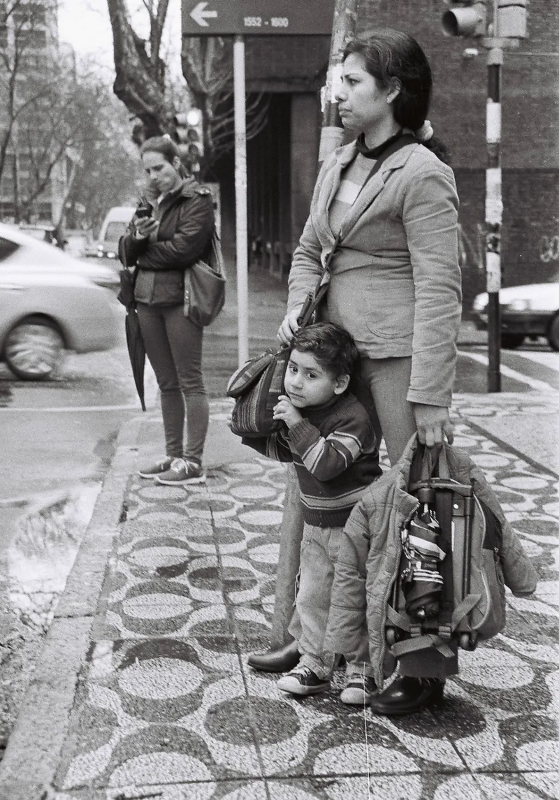 nene de mamá shot on Ilford Pan 400 with a Nikon F3, developed at Home / Self-Developed, by Nando.Uruguay