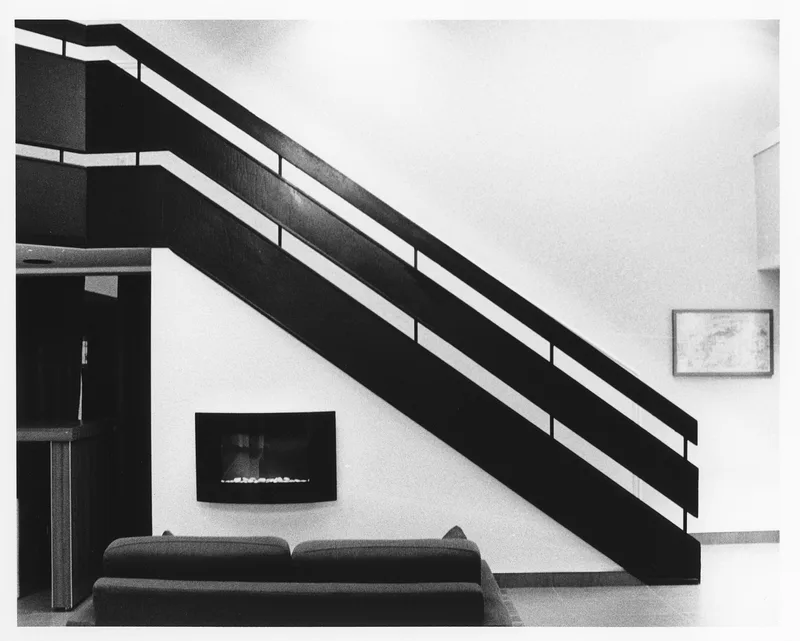 Lounge shot on Ilford HP5 Plus 400 with a Minolta Dynax 7, developed at Home / Self-Developed, by Luc Béliveau