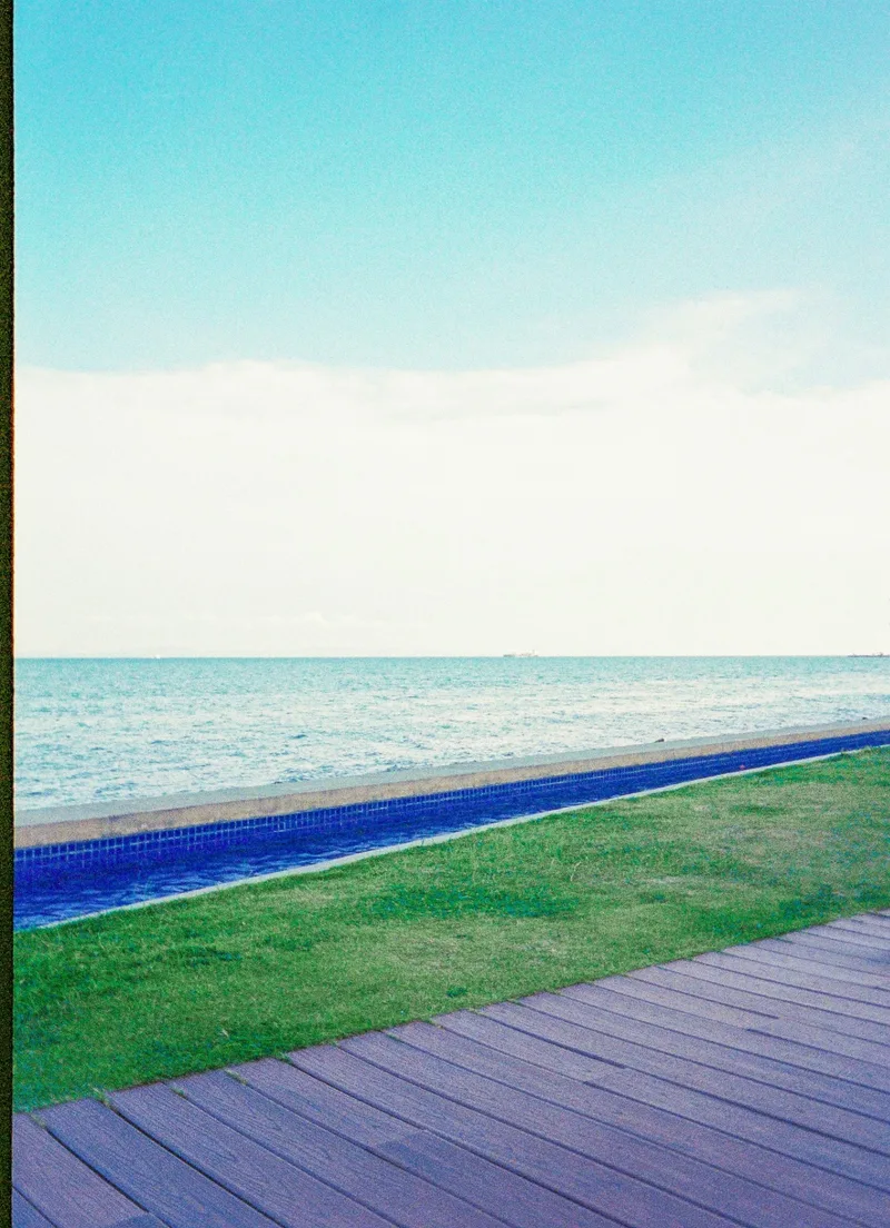 Cebu City, April 2025 shot on Kodak Portra 400 with a KodakReto EktarH35N, developed at F8 Photo, by Rafael Gandionco