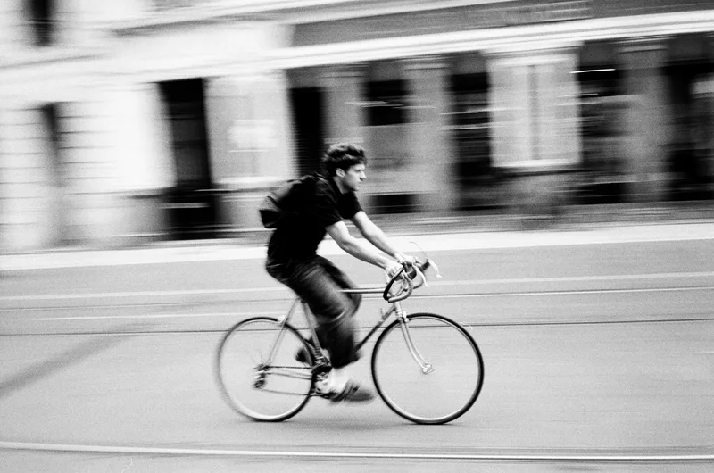 Film photo shot on Kodak Tri-X 400 with a Olympus OM-2, developed at Pelloche Lab, by Franckcldl
