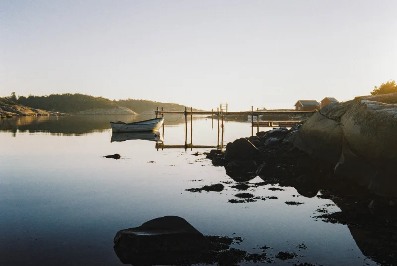 Still Pier shot on Fujifilm FujiColor C200 with a Olympus 35 RC, developed at Oslo Foto, by Jakob BA