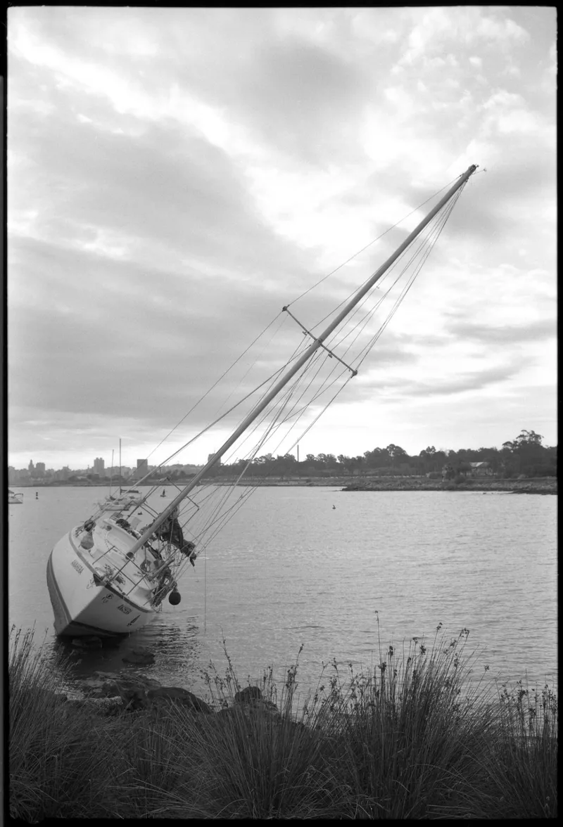 Film photo shot on Ilford Kentmere Pan 400 with a Fuji GW690II, developed at Home / Self-Developed, by Nando.Uruguay