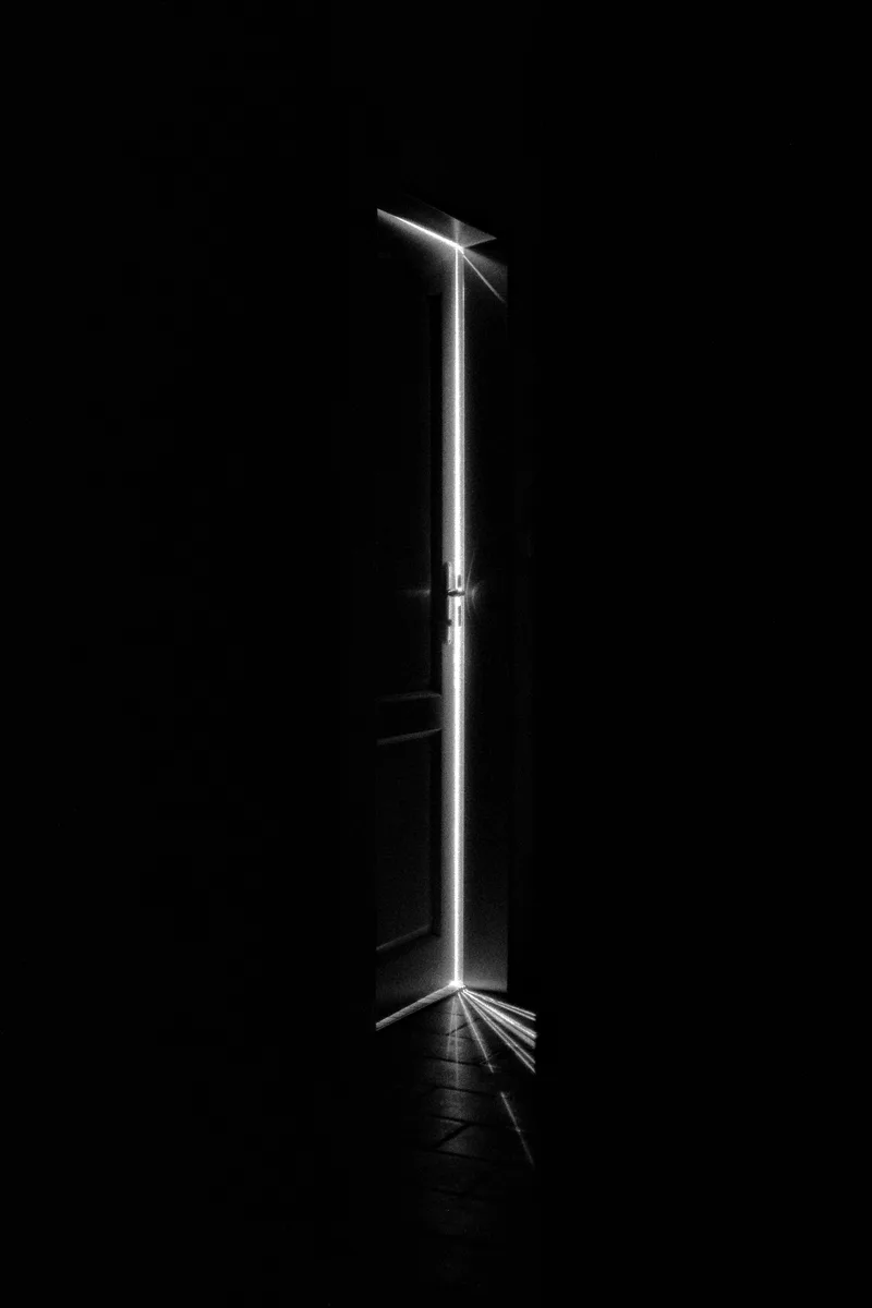 Splitting Light shot on Ilford Kentmere Pan 400 with a Olympus XA, developed at Home / Self-Developed, by Chillsburg