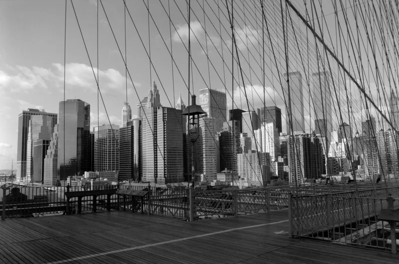 NY, 1998 shot on Kodak T-Max 100 with a Nikon F70, by Eran Horn