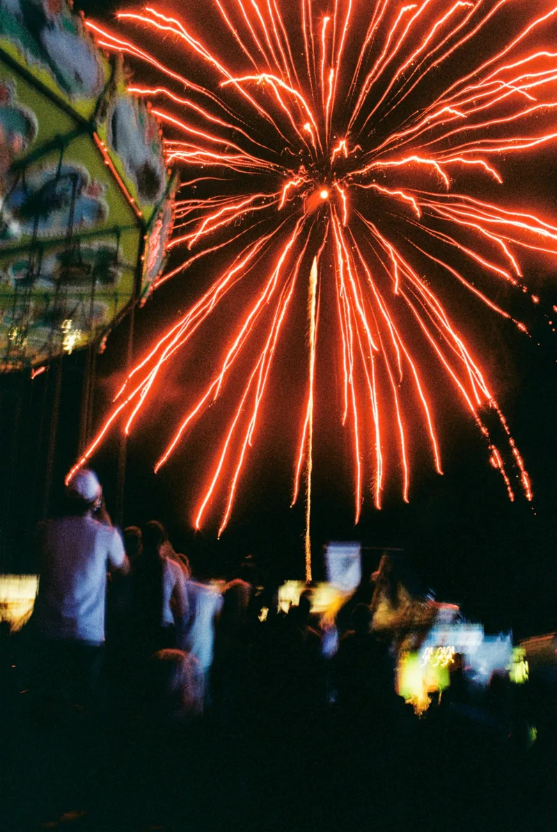 fair-work shot on Kodak Gold 200 with a Yashica FX-D SE Quartz, developed at Safelight, by Jagl