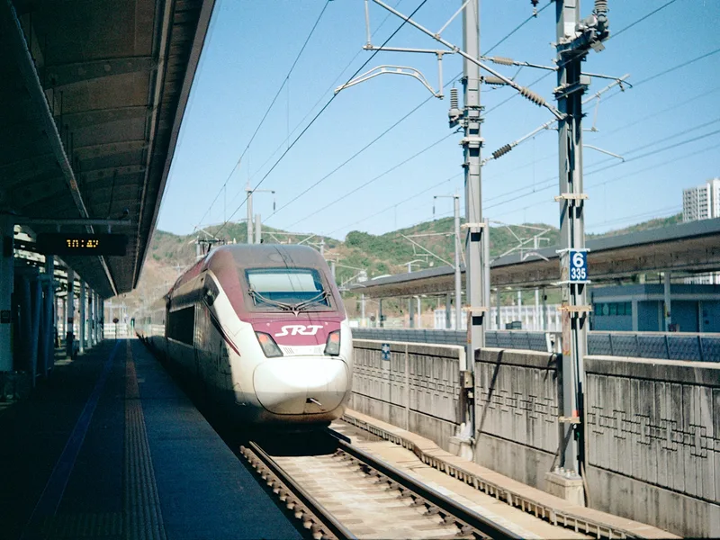 KTX-산천 / KTX-Sancheon (SRT Class 120000) shot on Fujifilm 200 with a Konica Hexar RF, developed at Fotomaru, by railsonfilm