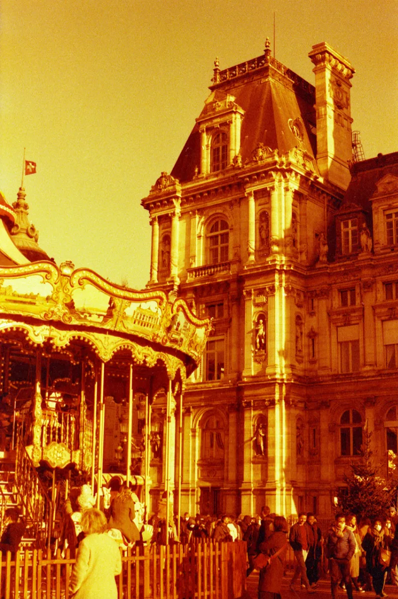Hôtel de Ville, Paris shot on Lomography Redscale XR 50-200 with a Canon EOS 33V, developed at Pro Image Service, by Pasquale Beresti