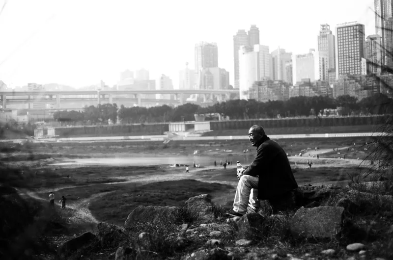 Watching the City Forget shot on King Film Mist 7 with a Canon EOS 1N, developed at Bobo Film Lab Chongqing, by BadMonkey