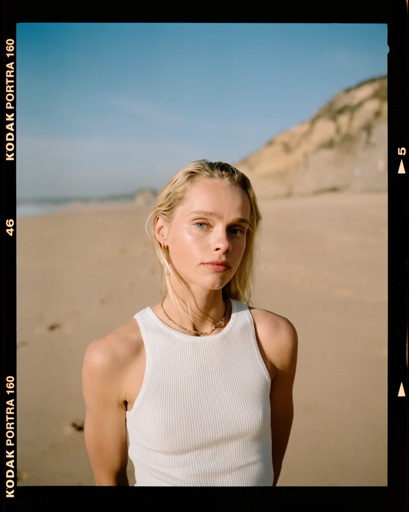 Mari shot on Kodak Portra 160 with a Mamiya 7II, developed at viertel vor 8, by kayserlich